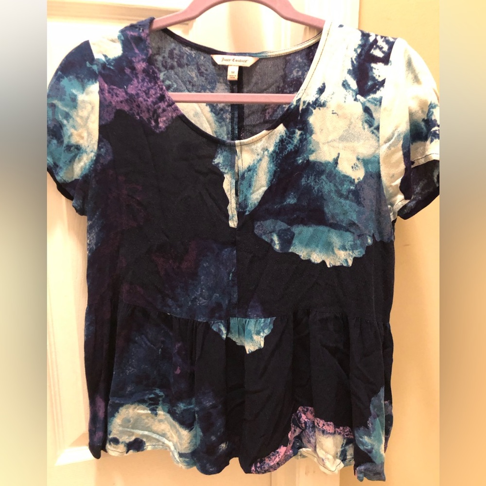 Juicy Couture Medium top with peplum Keyhole opening in front